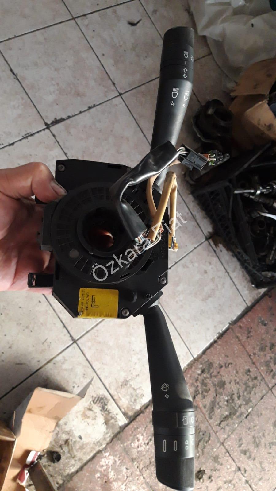 Fiat Punto Çıkma Sinyal Silecek Kolu Fiat Punto Çıkma Sinyal Silecek Kolu